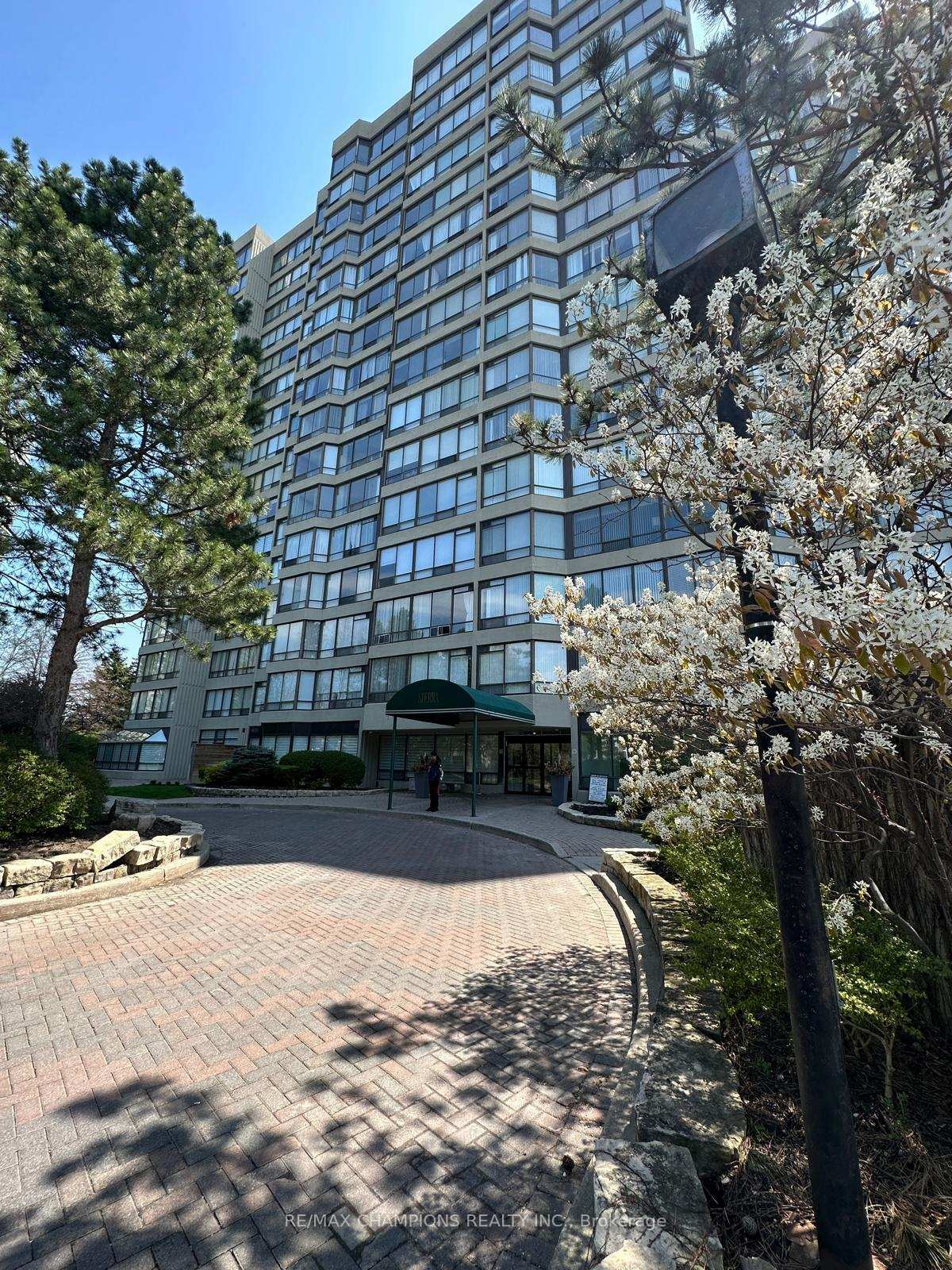 Photo de la propriété: 26 Hanover Road 1406 ON L6S 4T2