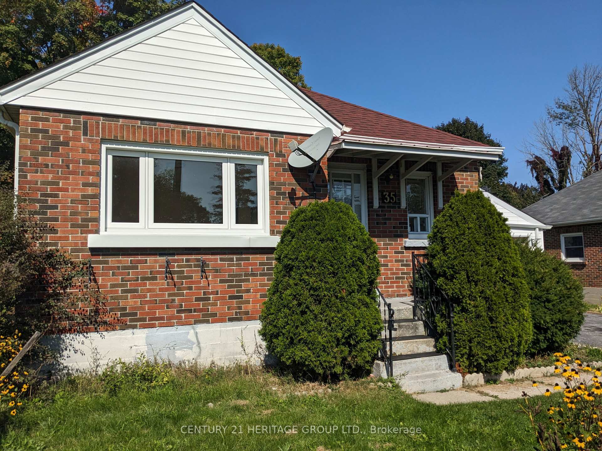 Property Photo: 35 Argyle Avenue ON L3V 2V5