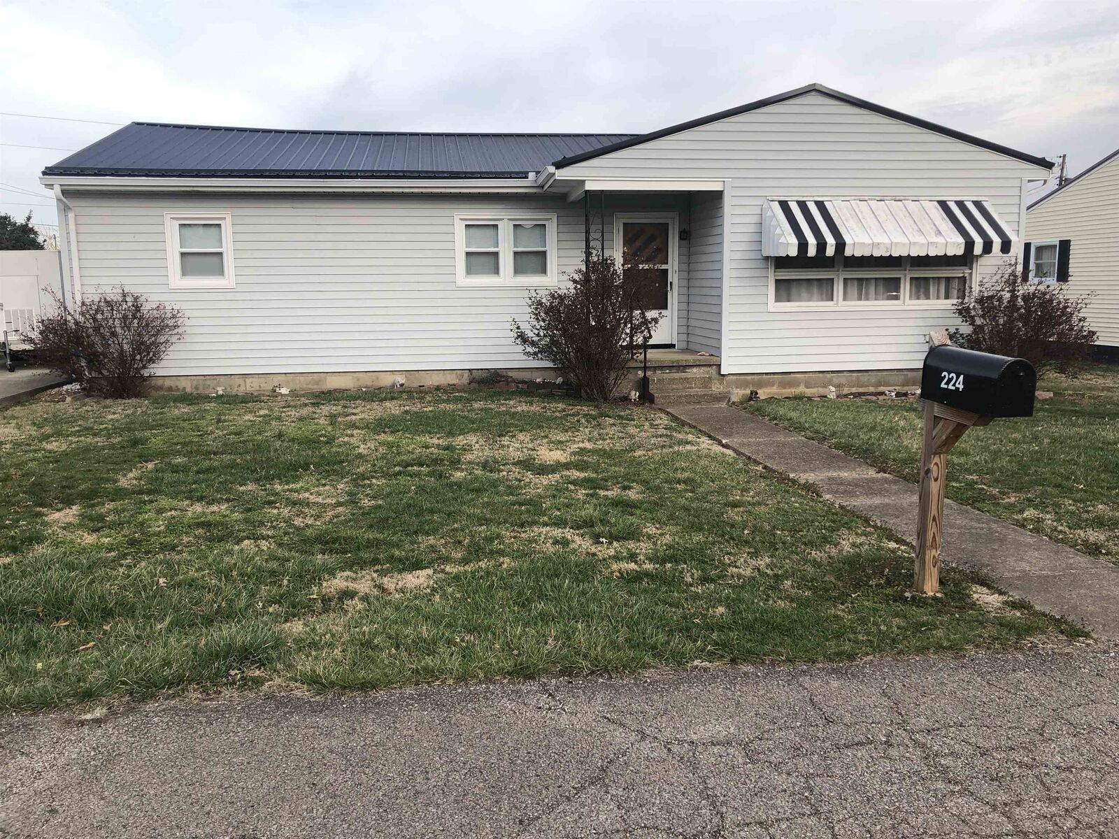 Property Photo:  224 4th  Avenue  KY 41183 