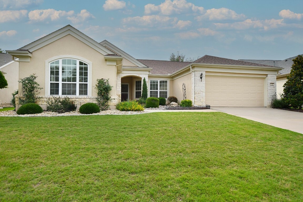 Property Photo: 107 Llano Cove TX 78633