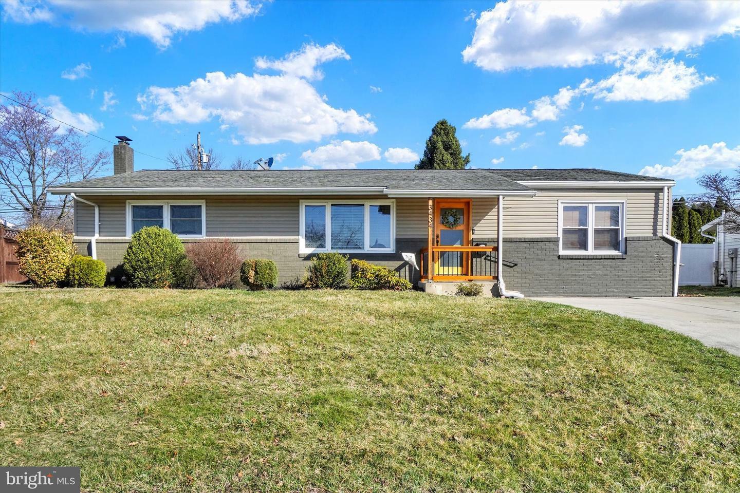 Property Photo: 3434 Hawthorne Drive PA 17011