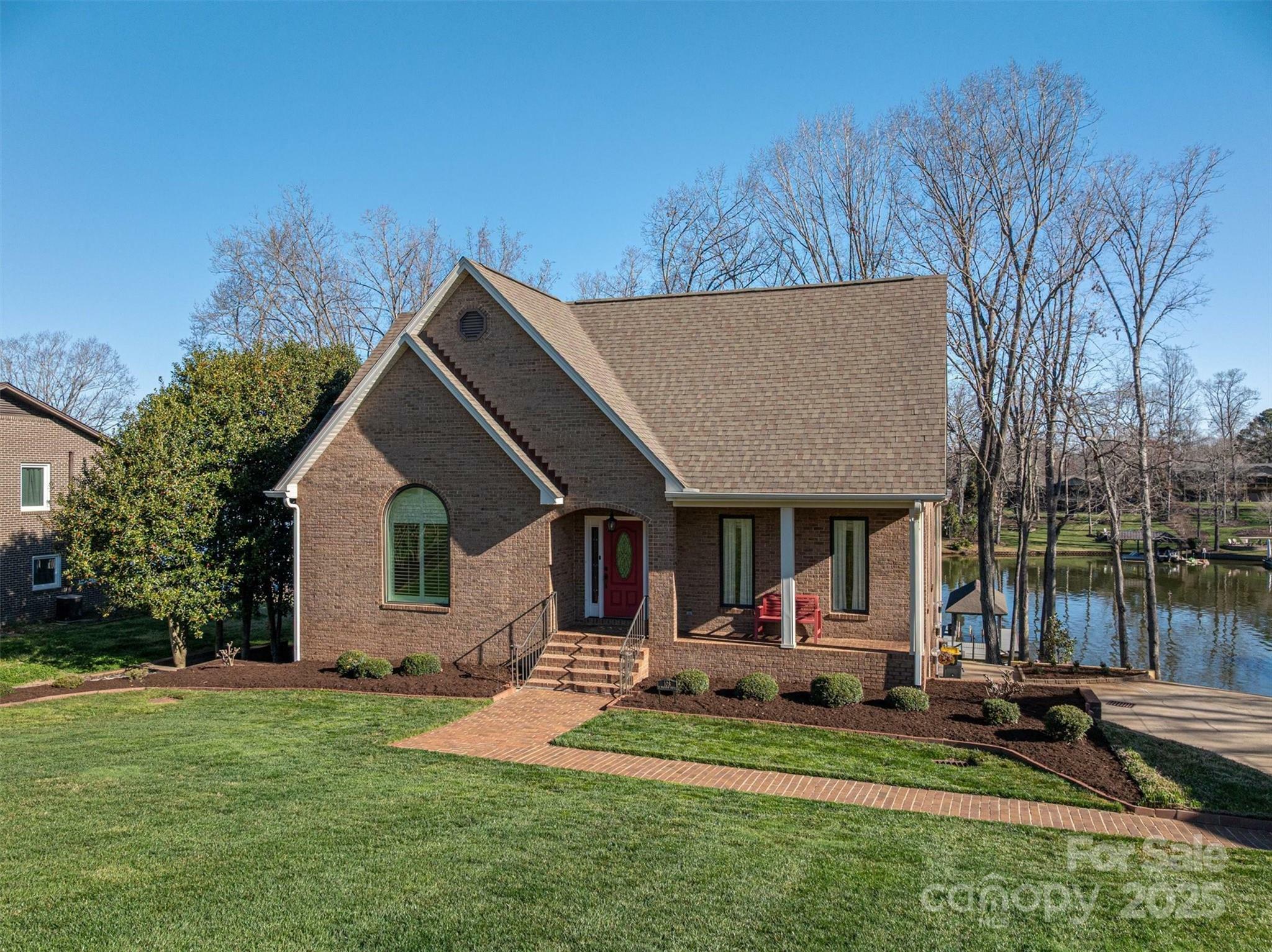 Property Photo: 108 N Oakwood Drive NC 28086