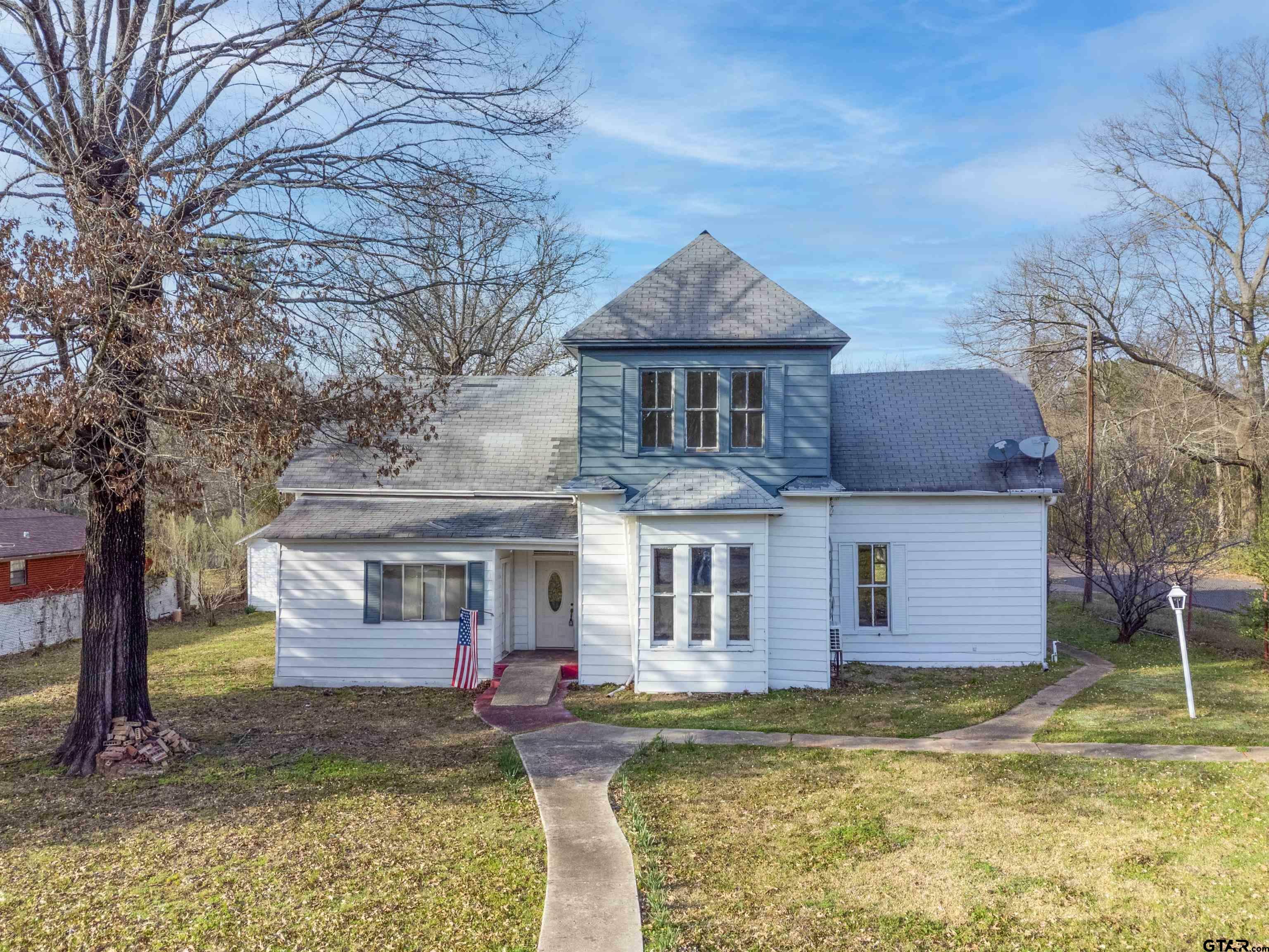Property Photo: 2701 University Ave TX 75670
