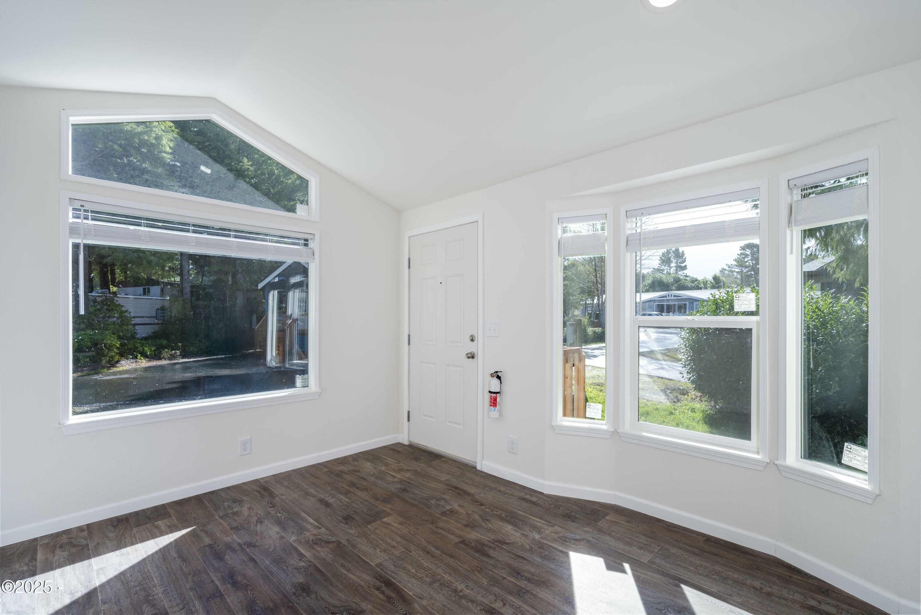 Property Photo: 4875 N Hwy 101 66 OR 97341