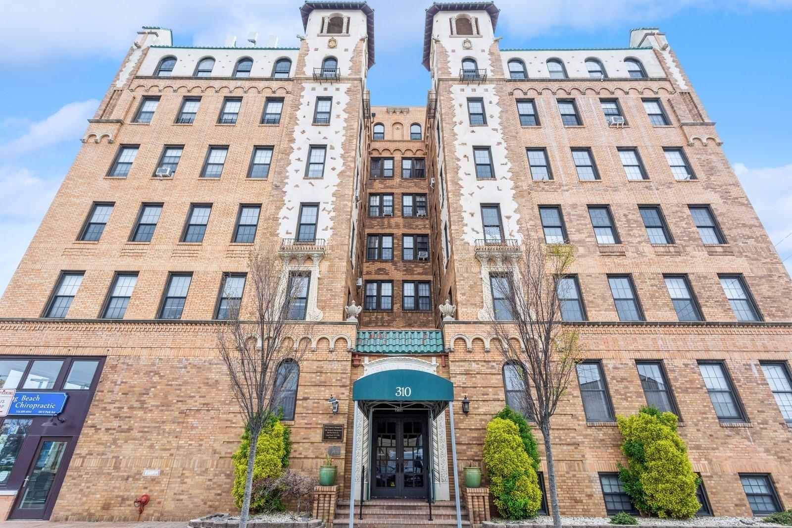 Property Photo: 310 Riverside 4I NY 11561
