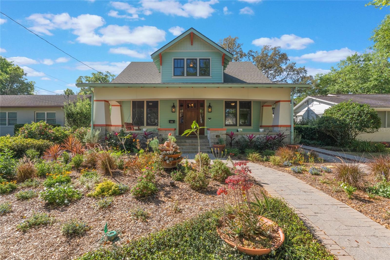 Property Photo:  1612 E Washington Street  FL 32803 