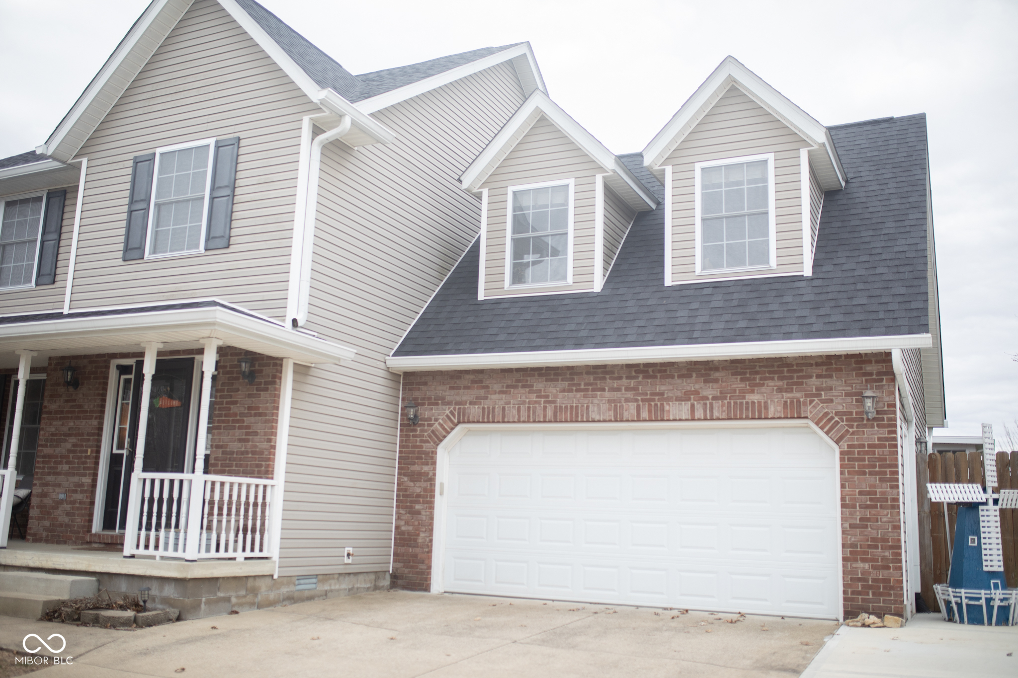 Property Photo: 1301 W Countryside Lane IN 47403