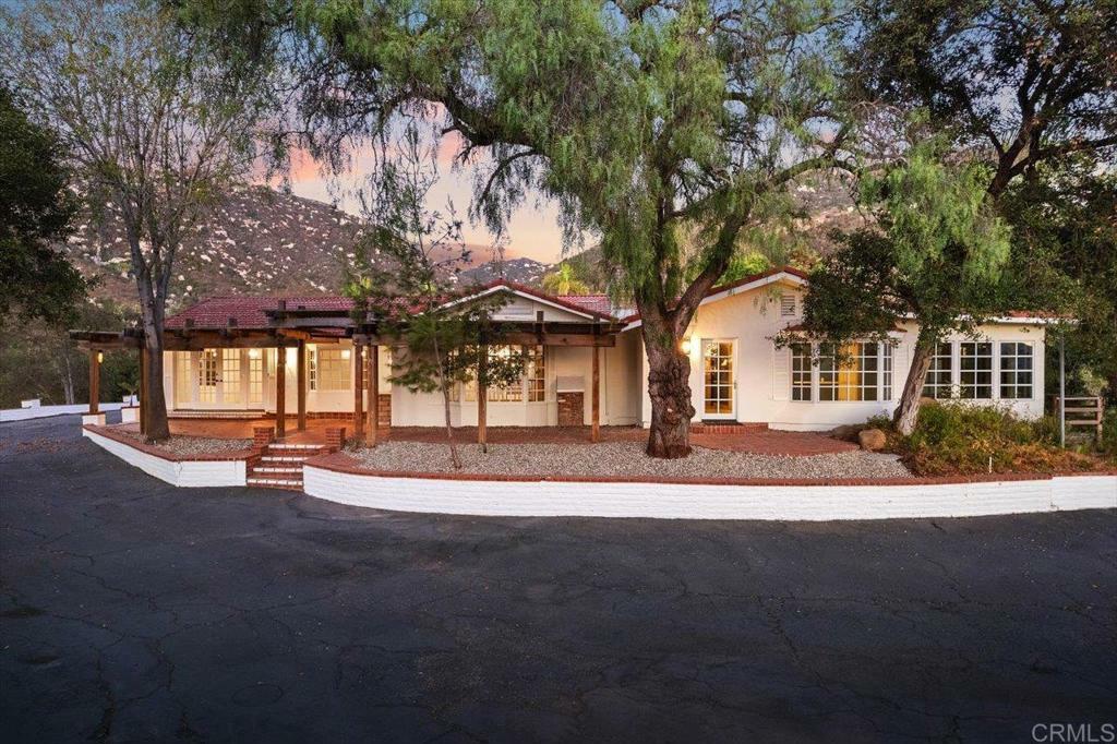 Property Photo: 748 Old Oak Ridge CA 92069