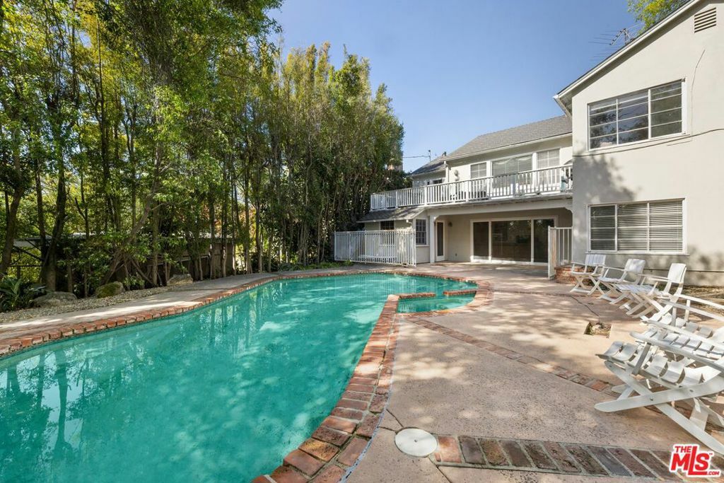 Property Photo: 432 N Bonhill Road CA 90049