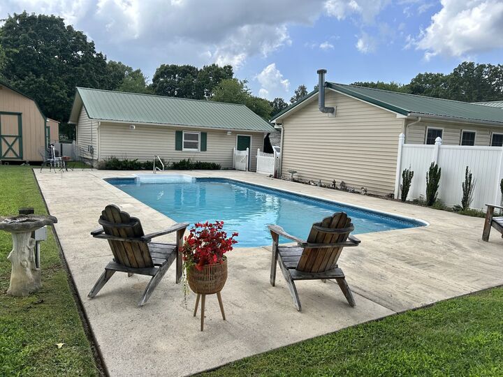 Property Photo: 1306 McMahan St TN 37355