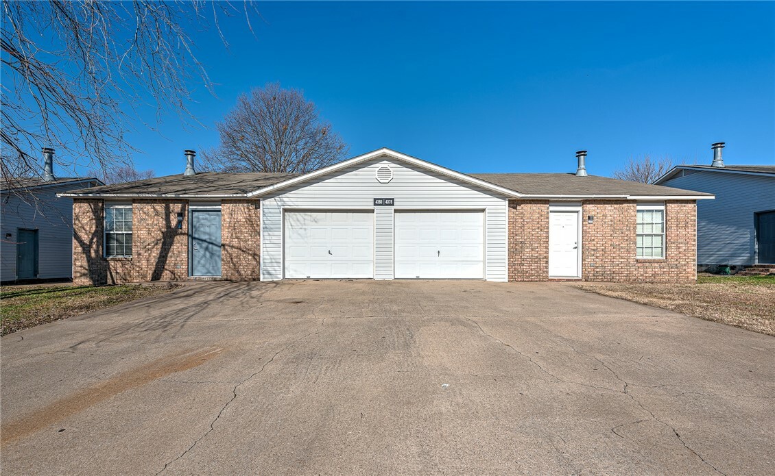 Property Photo: 4378 & 4380 W Thrasher Drive AR 72704