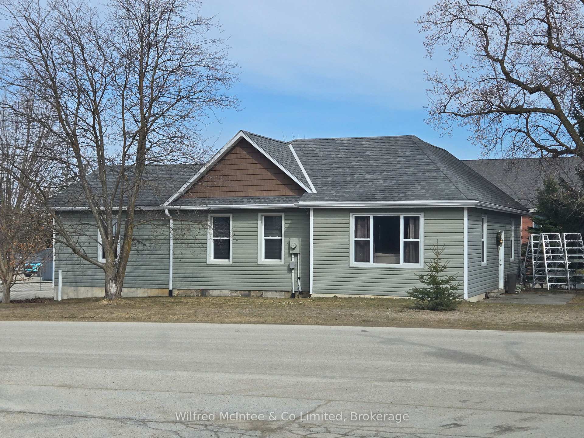 10 Wallace Street  Brockton ON N0G 2V0 photo