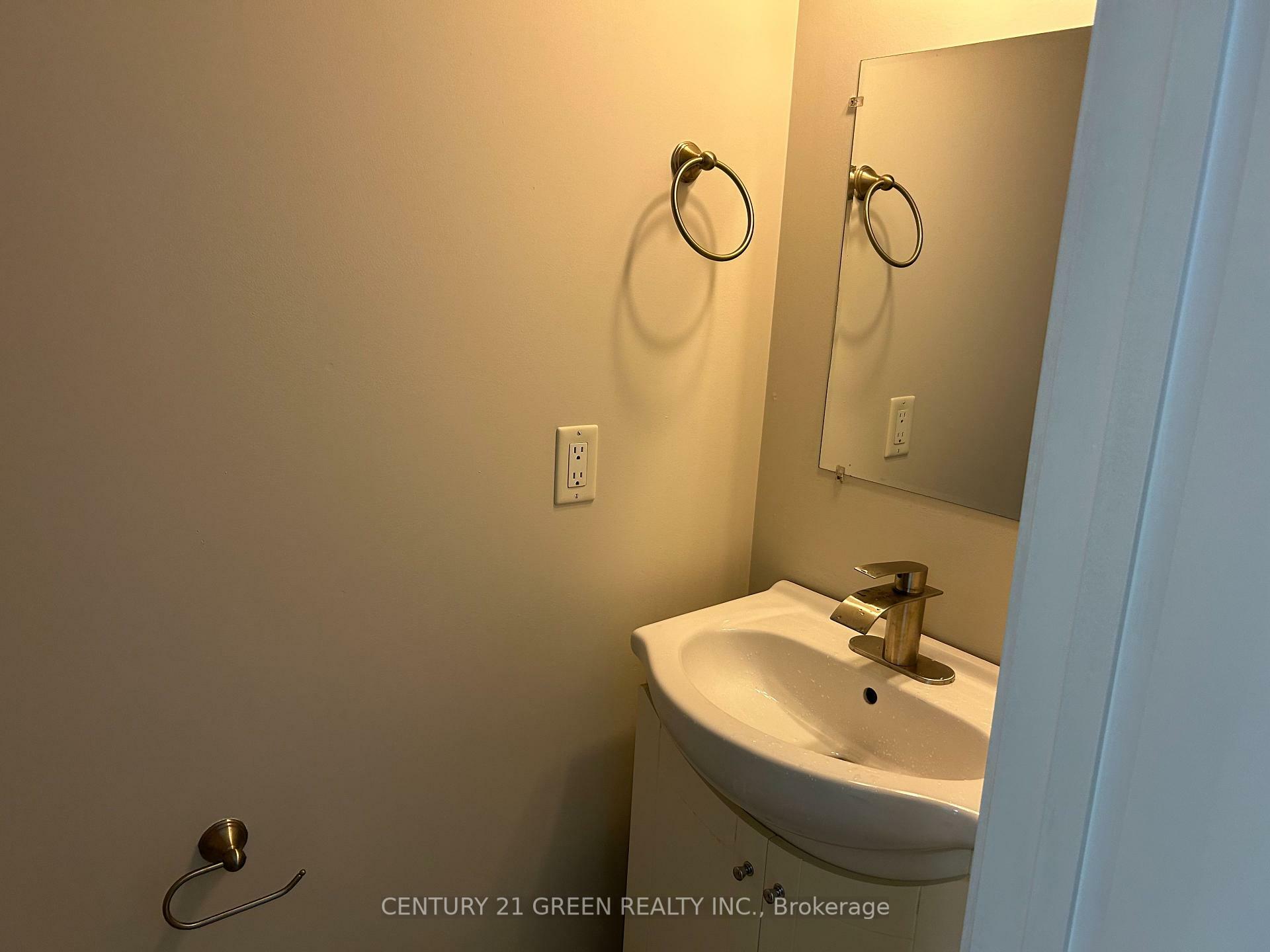 439 Athlone Avenue 3-A  Woodstock ON N4V 0C8 photo