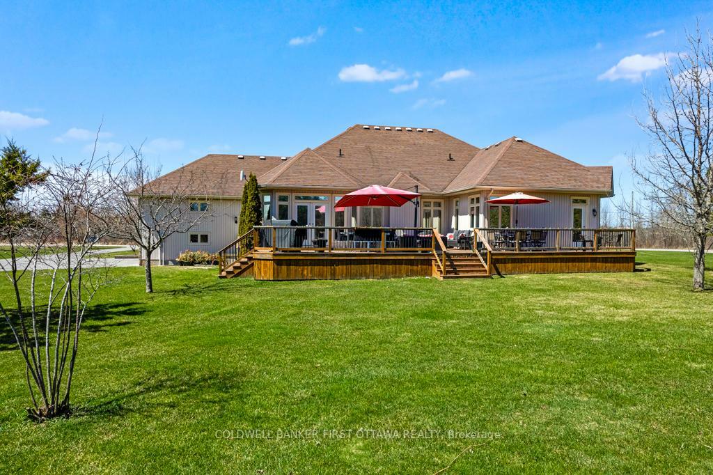 Property Photo: 556 West Point Drive ON K7H 3C7
