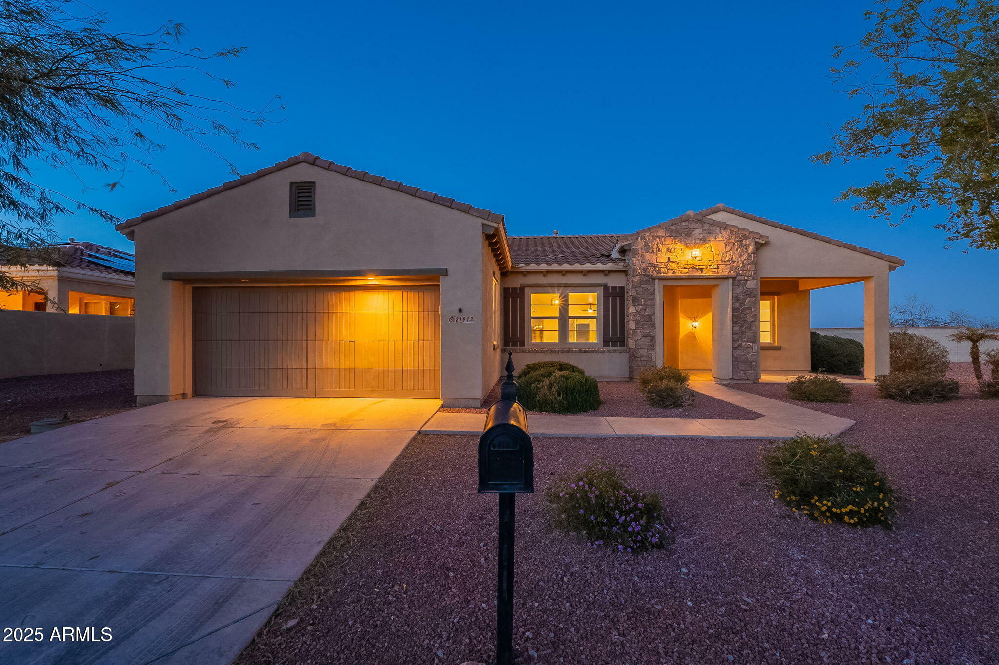 Property Photo: 21913 N Pedregosa Court AZ 85375