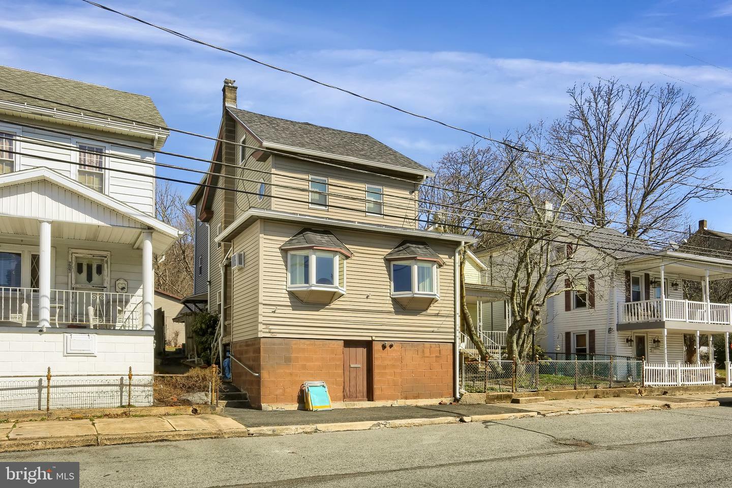 Property Photo: 209 E Broad Street PA 17098