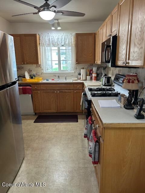 Property Photo:  