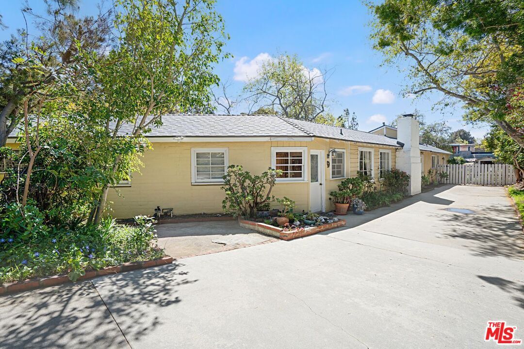 Property Photo:  6543 Zuma View Pl  CA 90265 