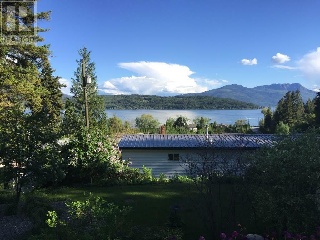 Property Photo: 3959 Sunnybrae Canoe Point Road 4 BC V0E 2X1