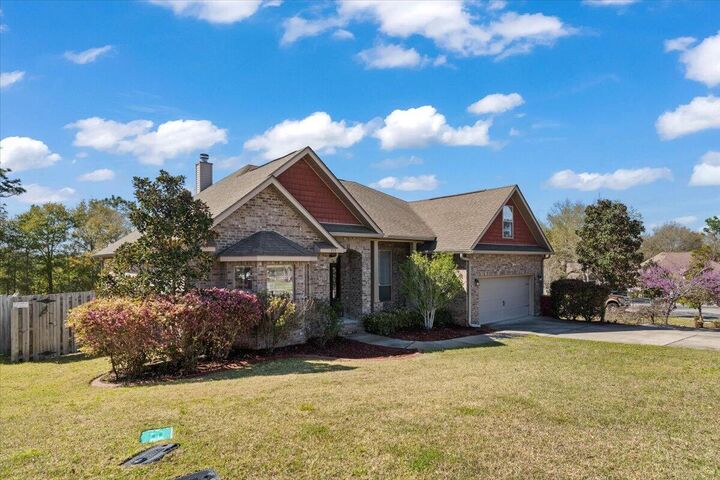 Property Photo: 513 Pheasant Trail FL 32536