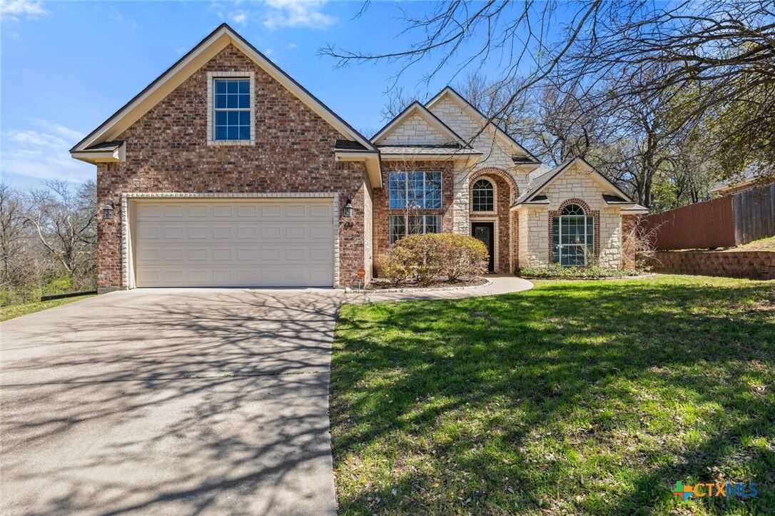 Property Photo:  403 W Sage Brush Drive  TX 76513 