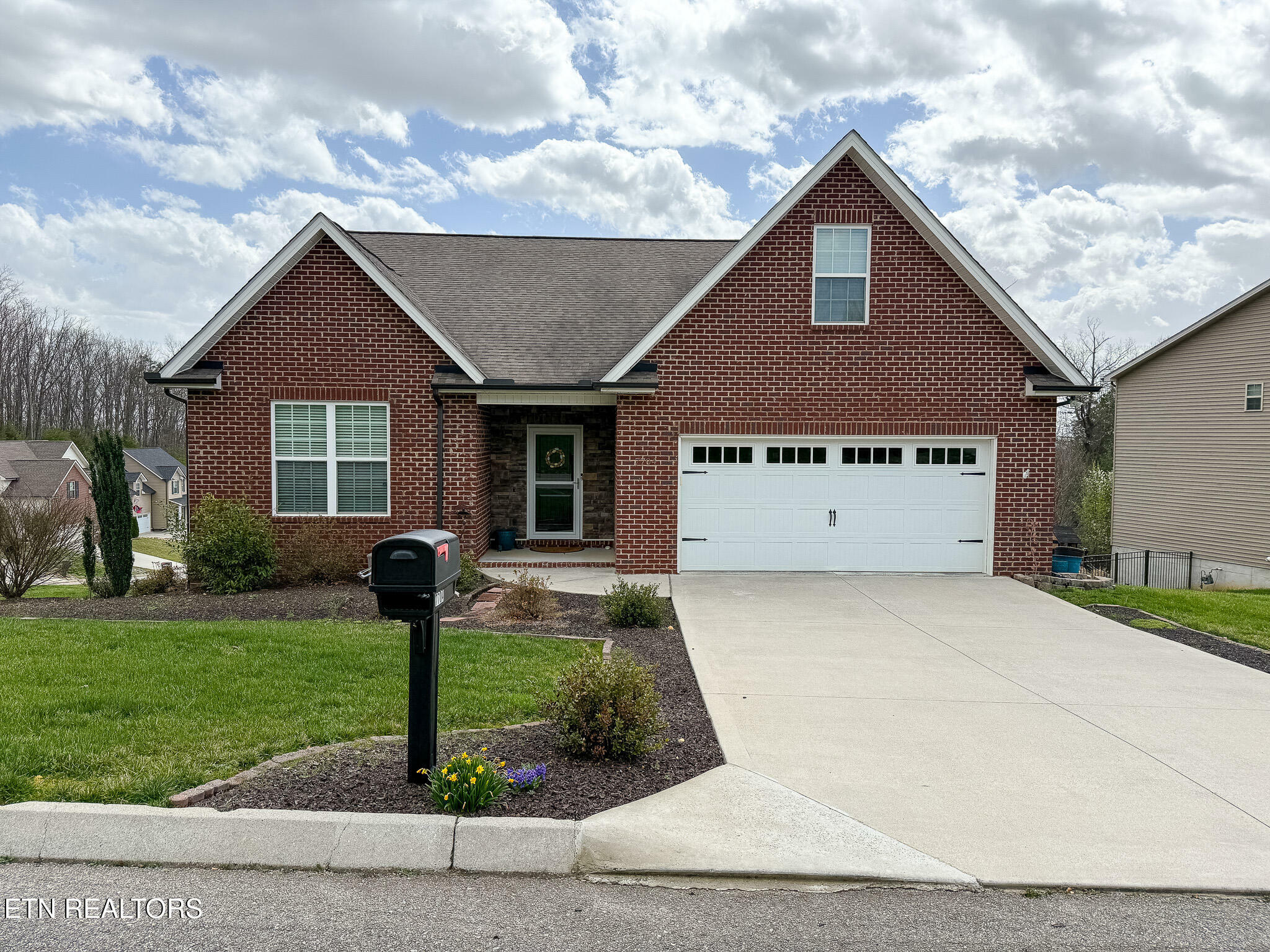 Property Photo: 7704 Tulip Poplar Lane TN 37931