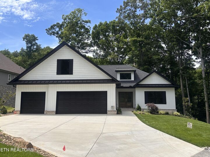 Property Photo: 301 Seminole Trace TN 37774