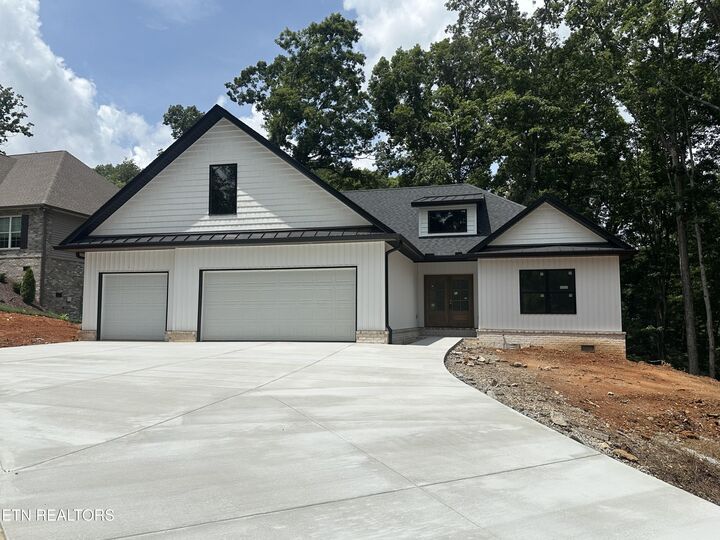 Property Photo:  301 Seminole Trace  TN 37774 