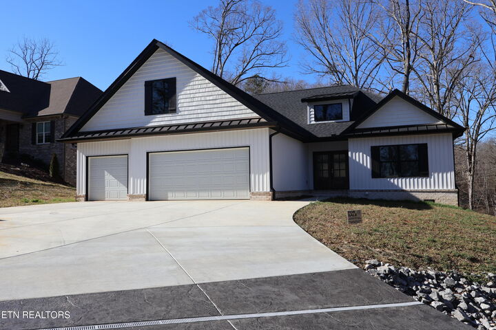 Property Photo: 301 Seminole Trace TN 37774