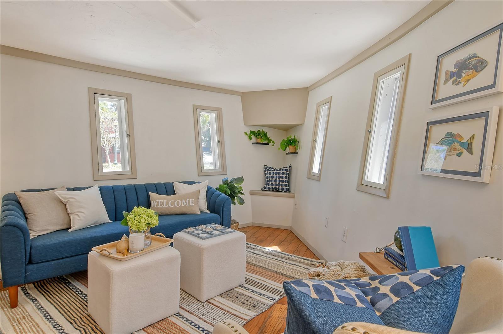 Property Photo: 433 N Osprey Avenue FL 34236