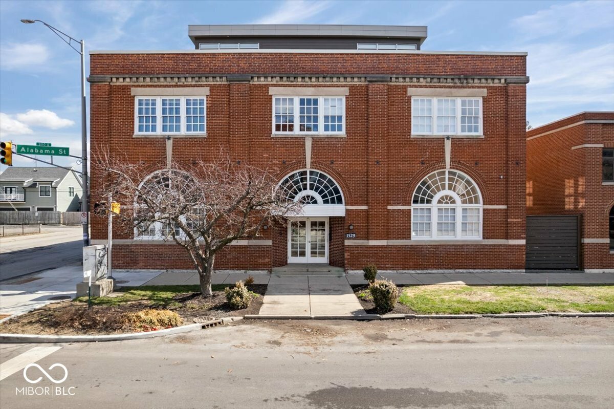 Property Photo: 1529 N Alabama Street N B IN 46202