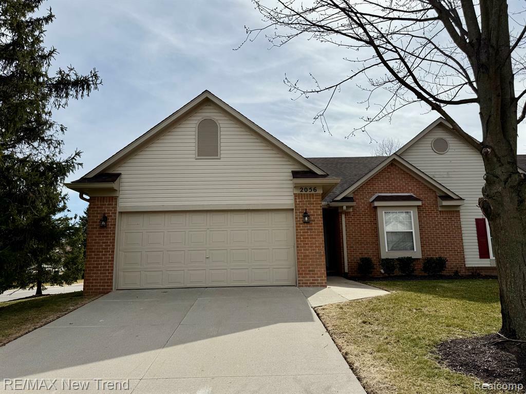 2056 Maplehurst Drive  Walled Lake MI 48390 3237 photo