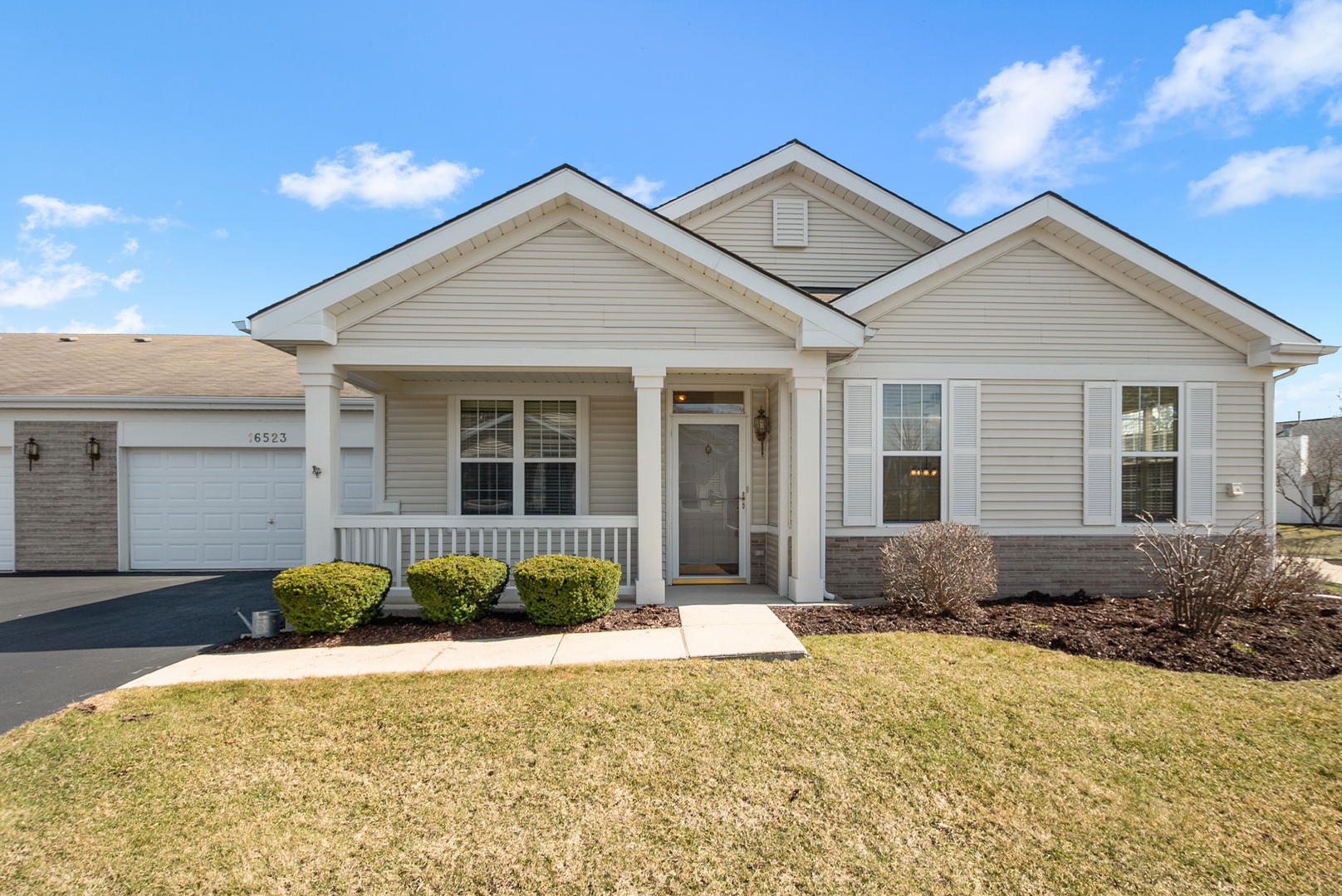 16523 Buckner Pond Way 5  Crest Hill IL 60403 photo
