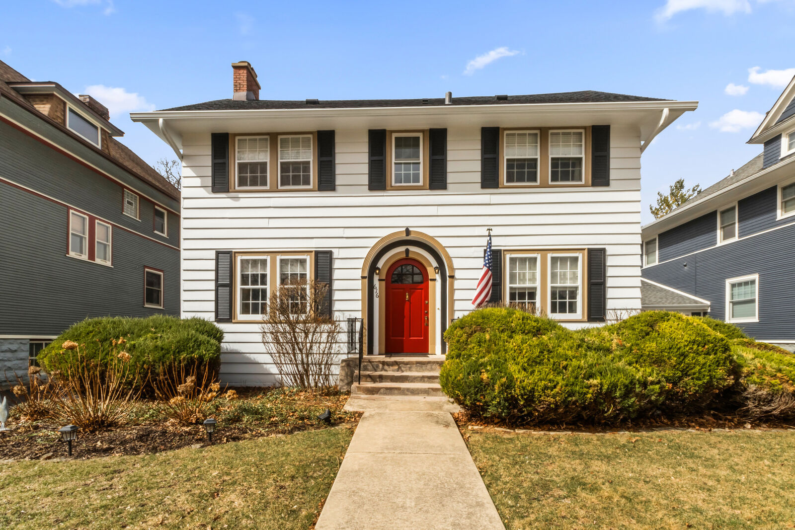 Property Photo: 616 N Bonnie Brae Place IL 60305