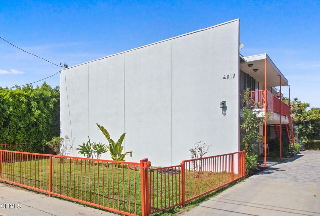 4517 W 16th Place 1  Los Angeles CA 90019 photo