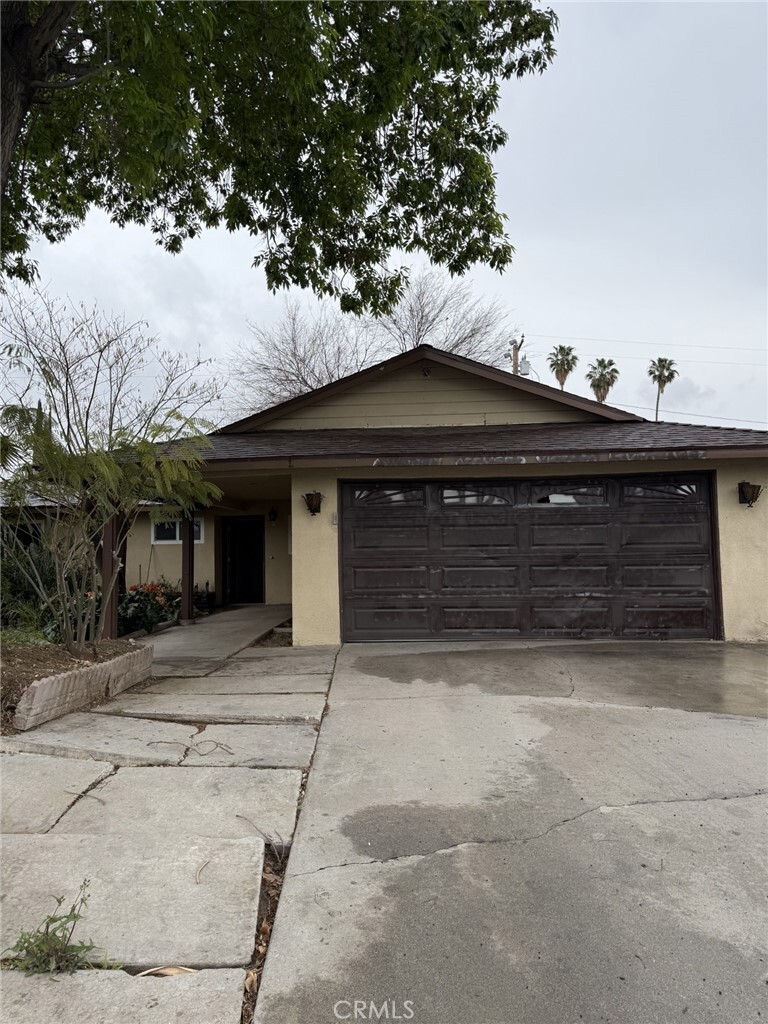 Property Photo: 25361 Cottage Avenue CA 92354