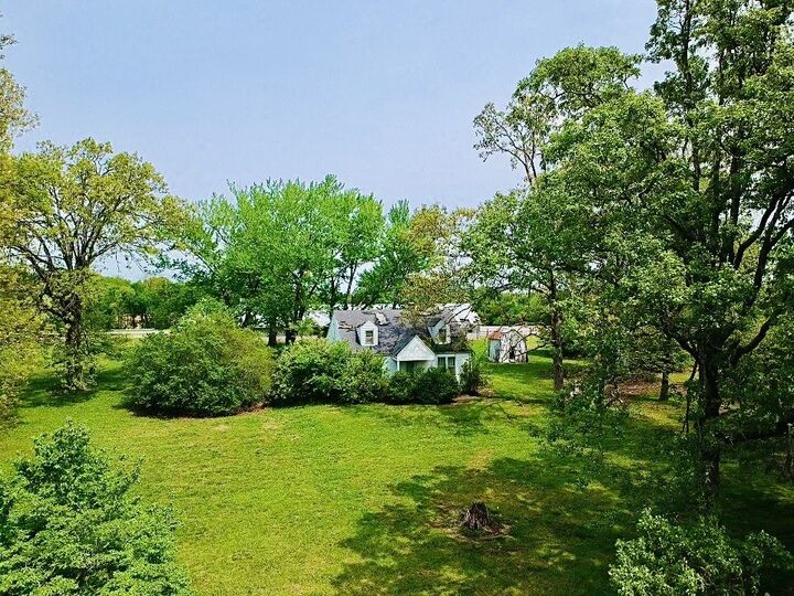 Property Photo:  1551 Woodlawn Rd  TN 37042 