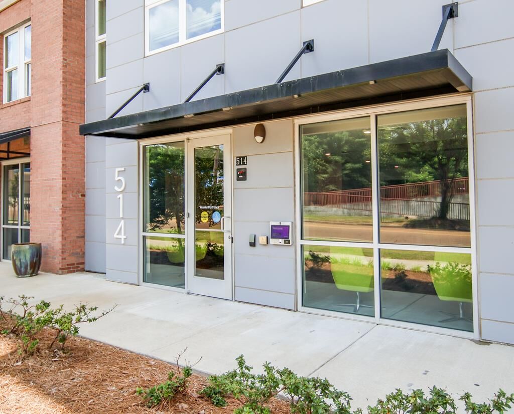 Property Photo:  514 Jackson Ave 201  MS 38655 