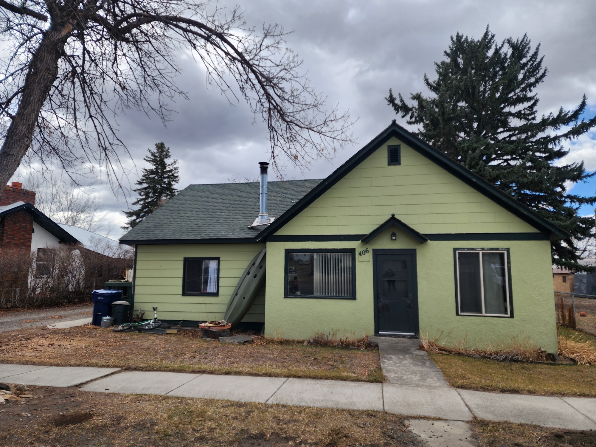 Property Photo: 406 W 1st Street W MT 59759