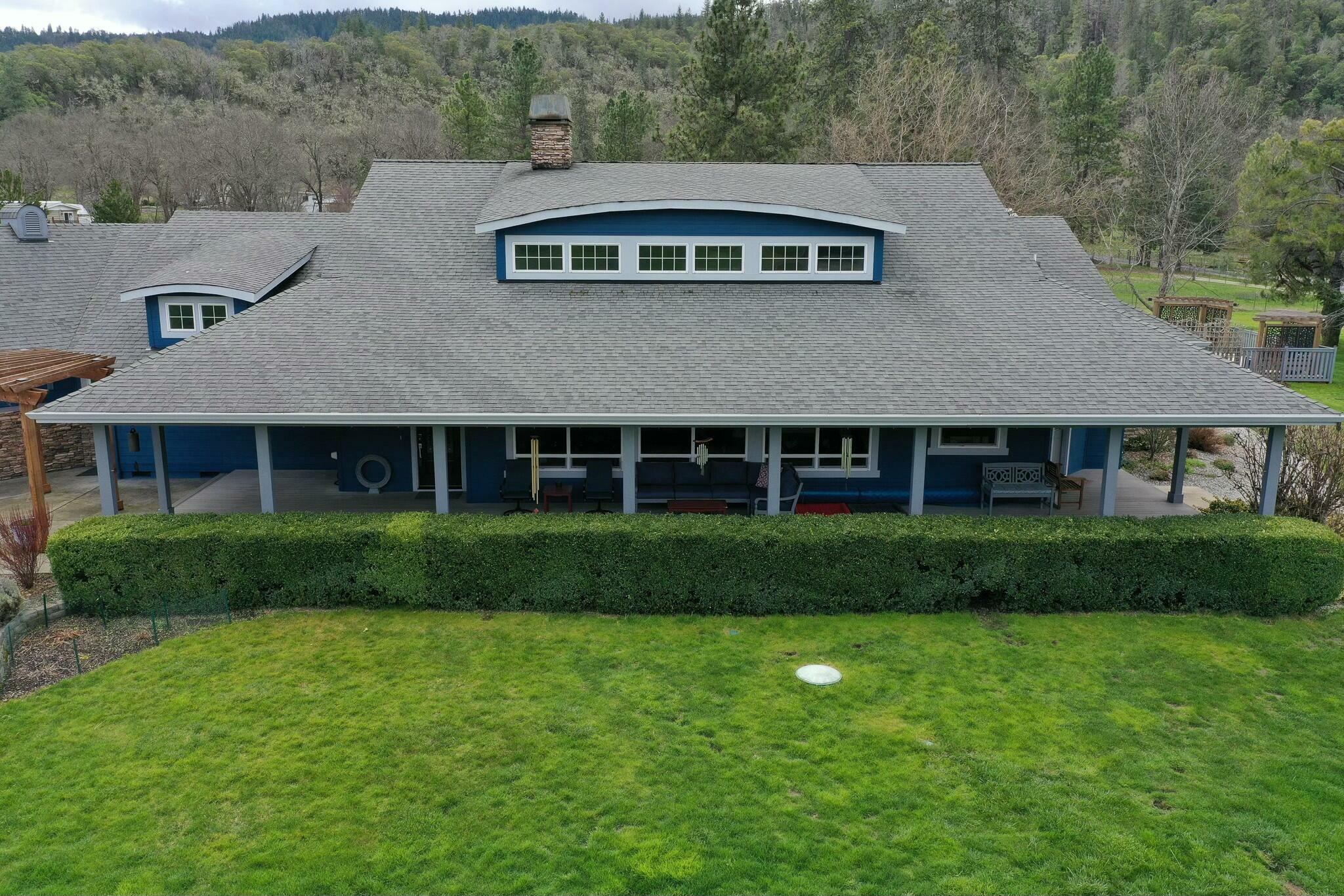 Property Photo: 7059 Old Stage Road OR 97502