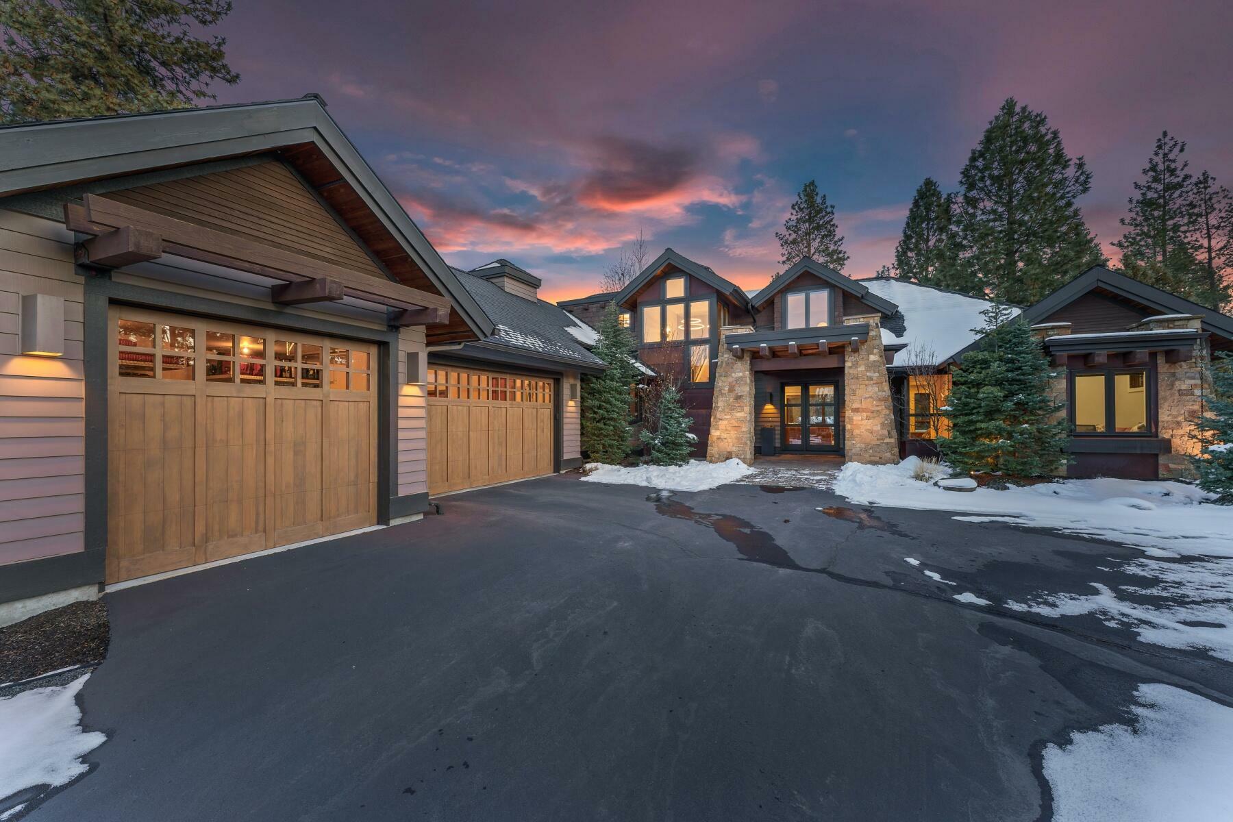 Property Photo: 19445 Randall Court OR 97702