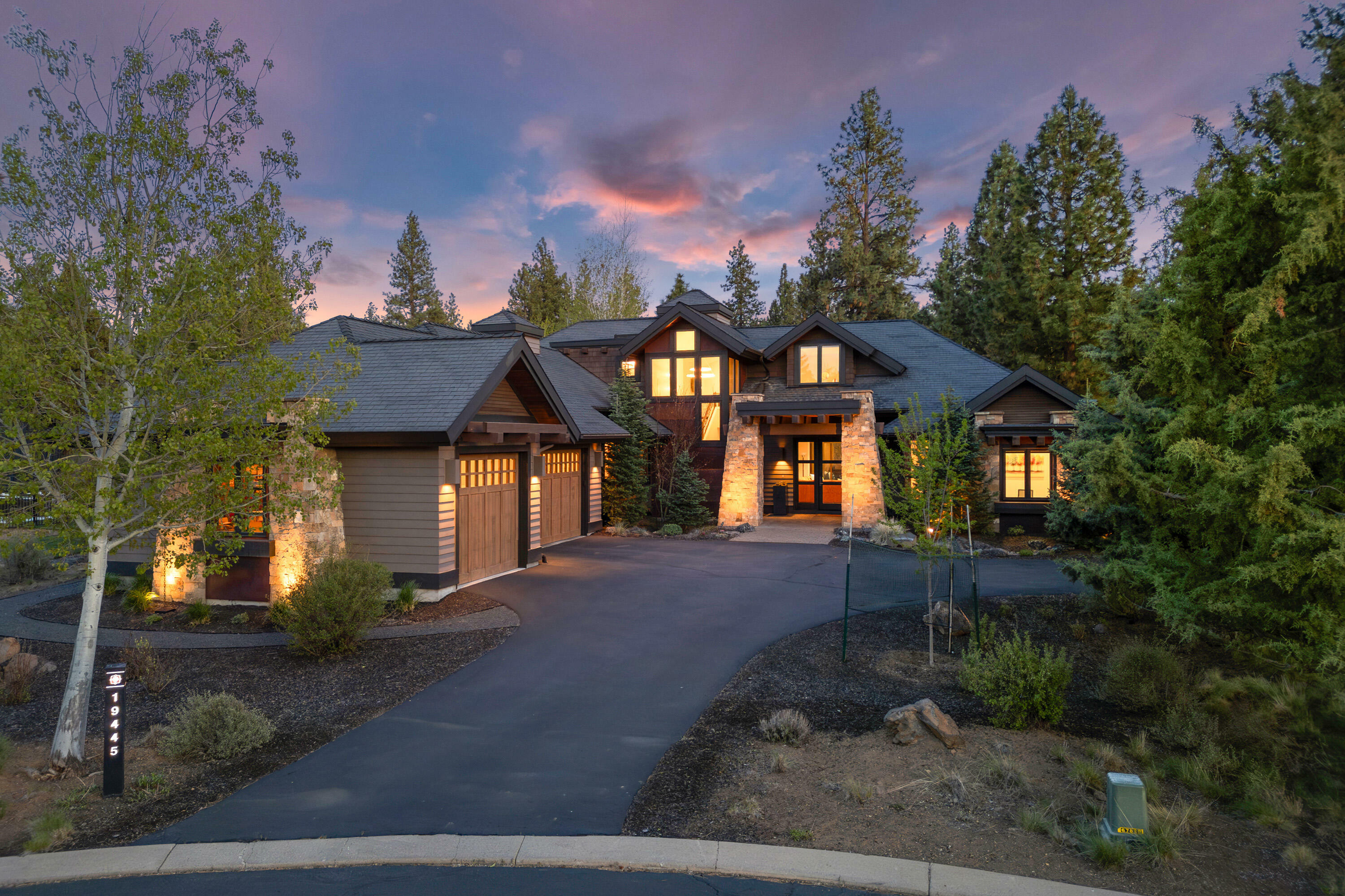 Property Photo: 19445 Randall Court OR 97702
