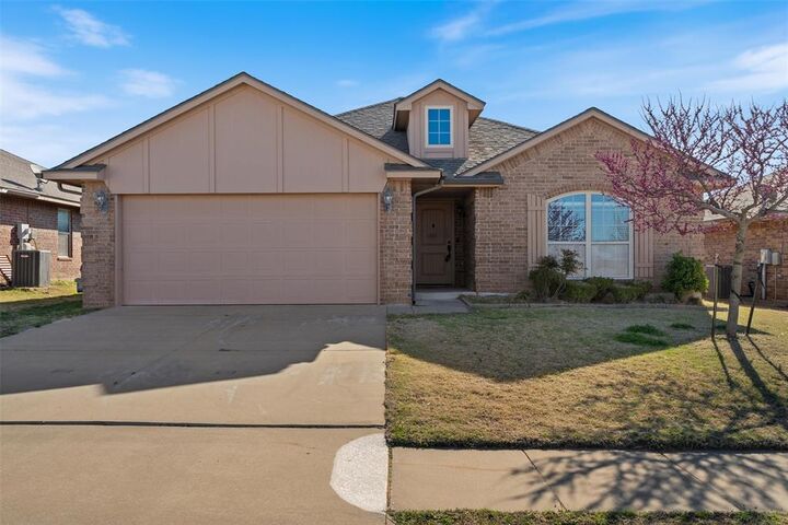 4504 Brooklyn Avenue  Moore OK 73160 photo