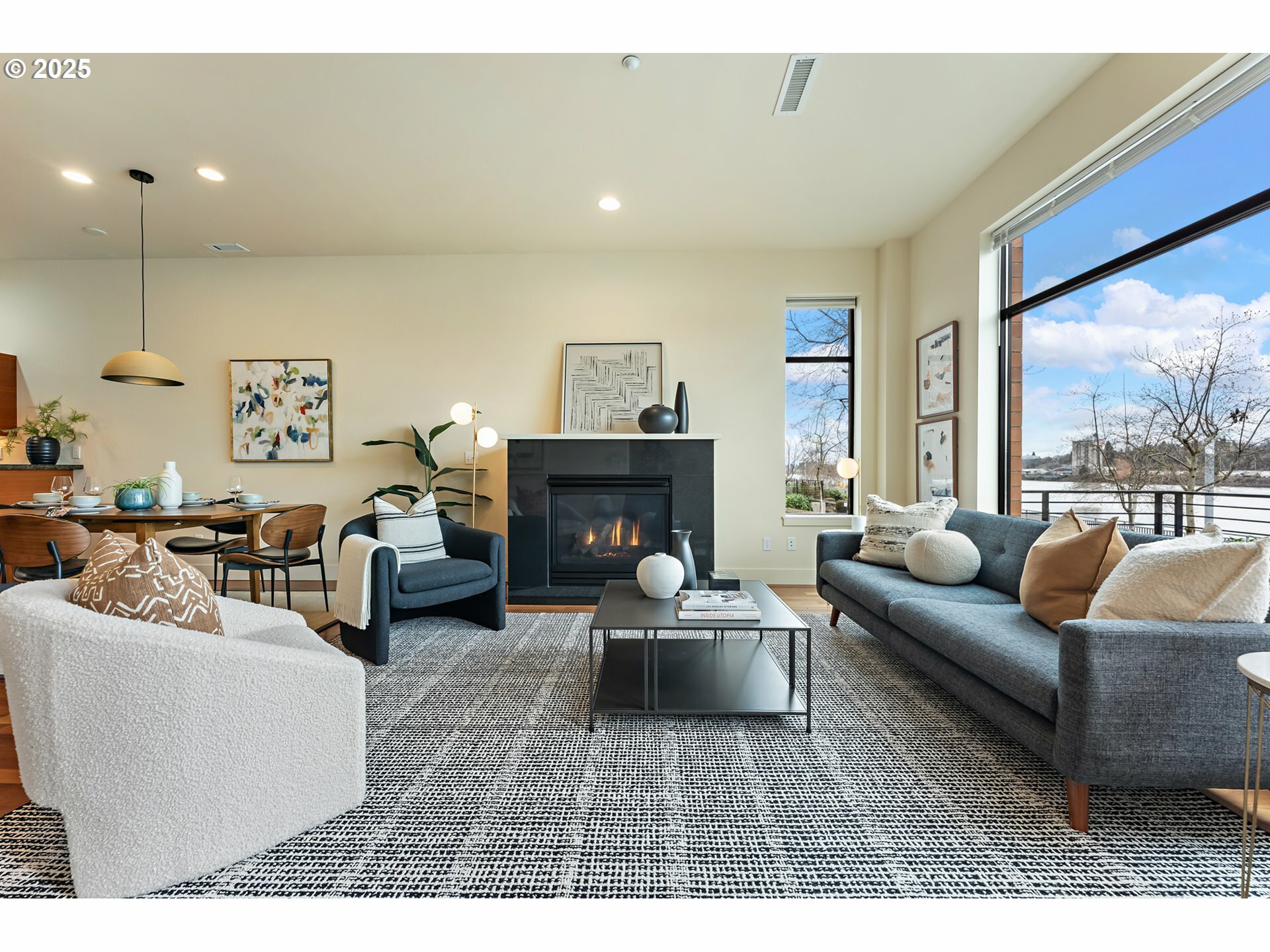 1660 NW Riverscape Dr  Portland OR 97209 photo
