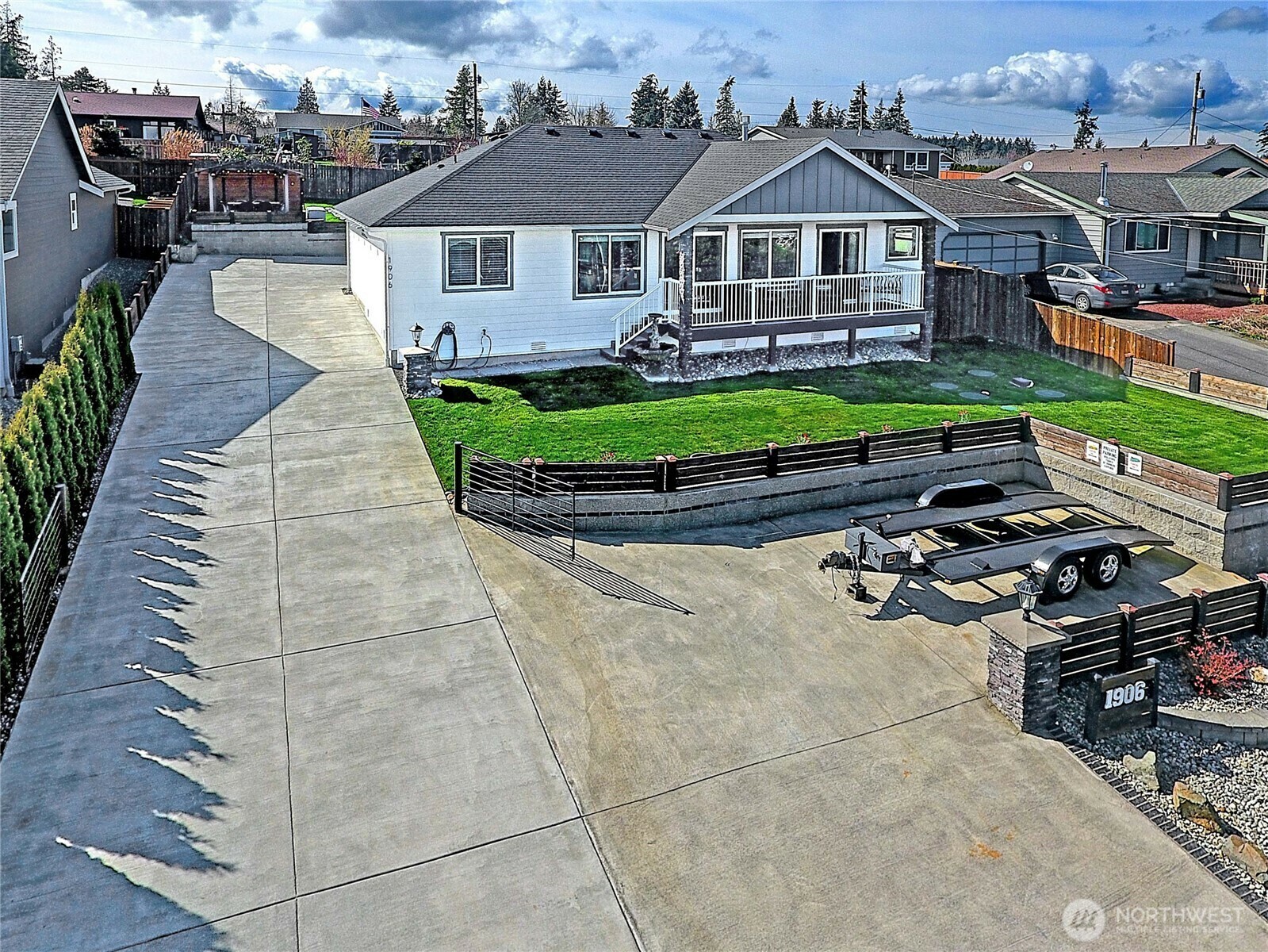 Property Photo:  1906 S East Camano Drive  WA 98282 