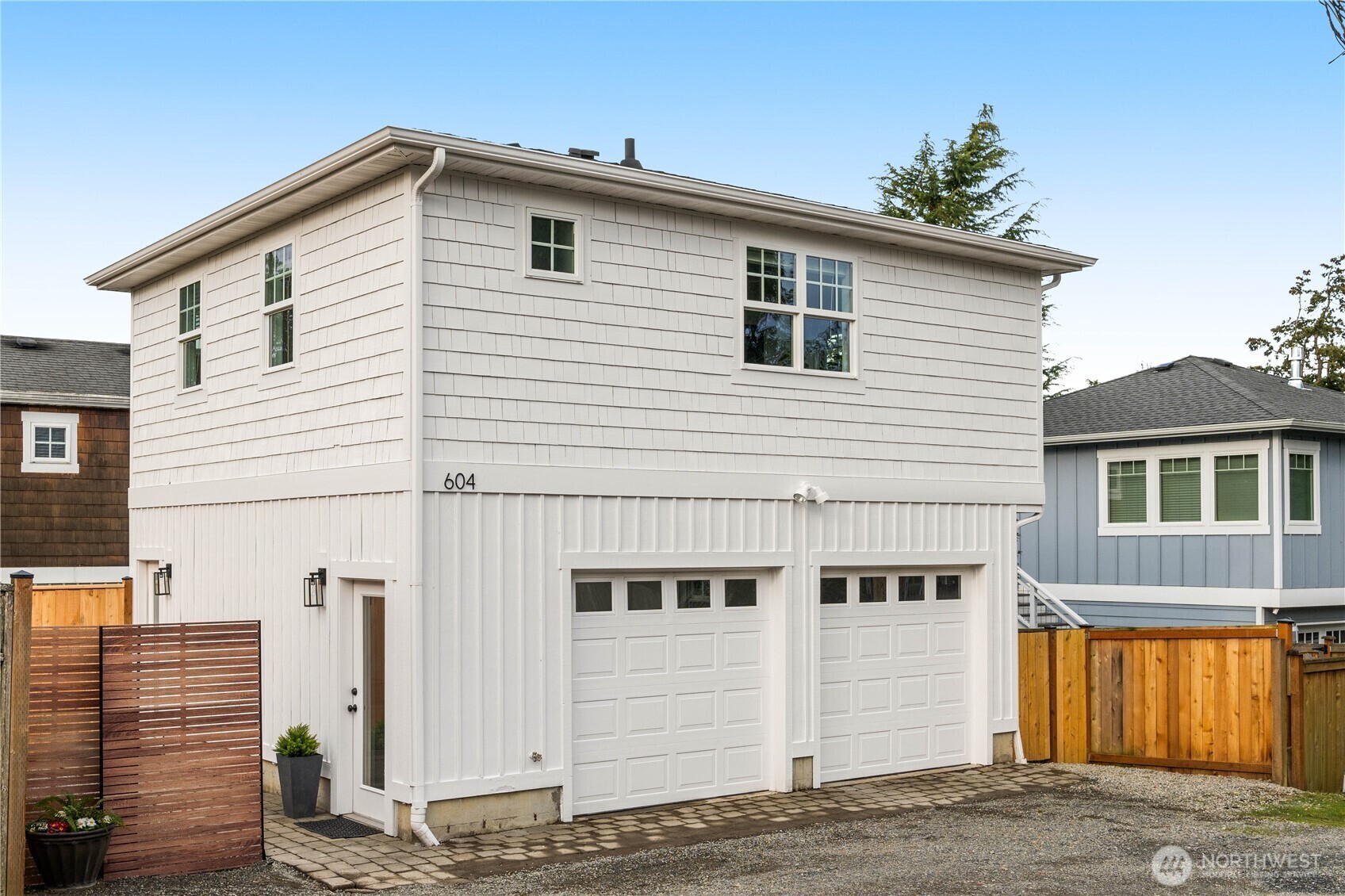Property Photo: 604 14th Avenue W WA 98033