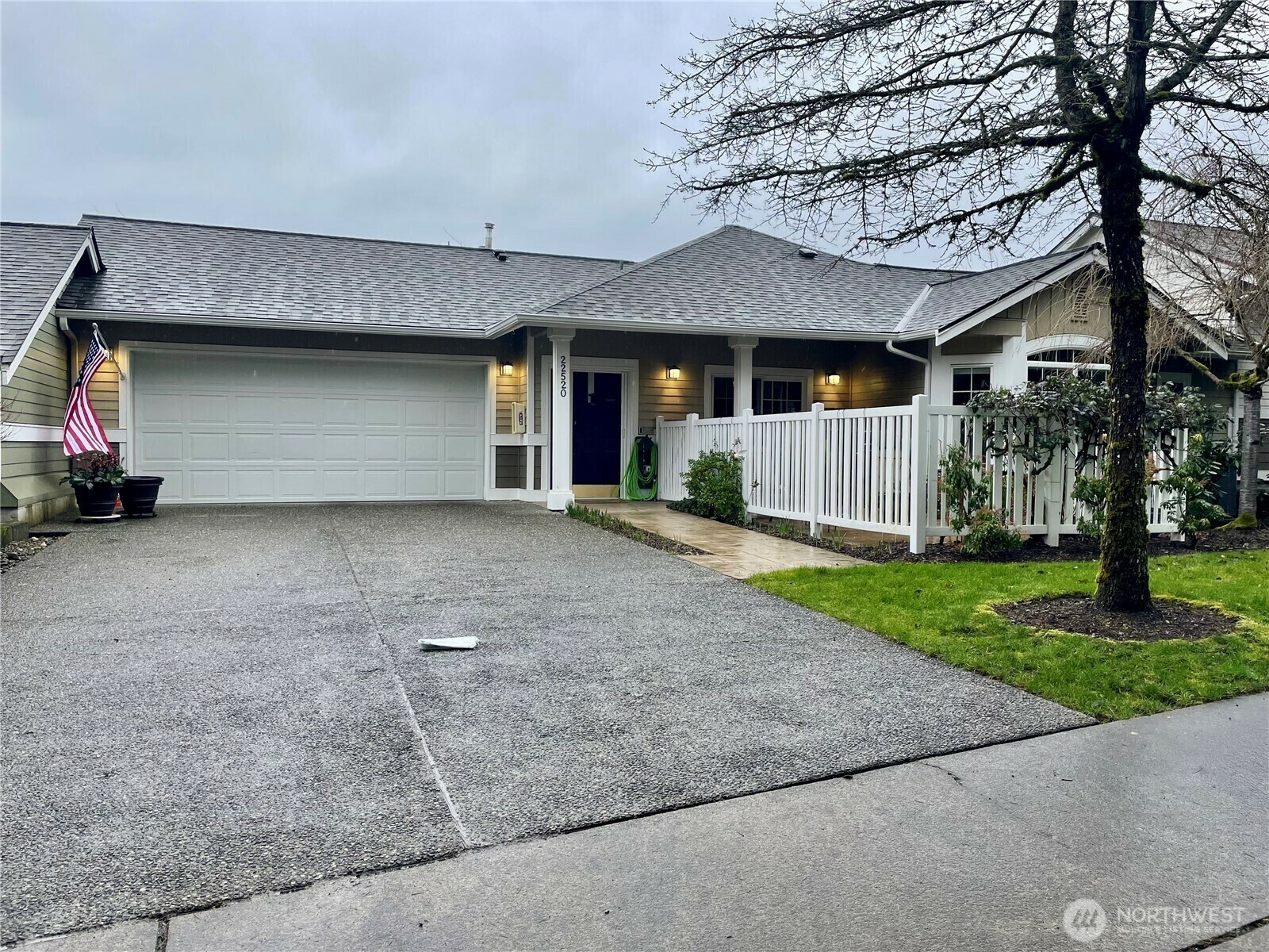22520  SE 45th Place 2654  Issaquah WA 98029 photo
