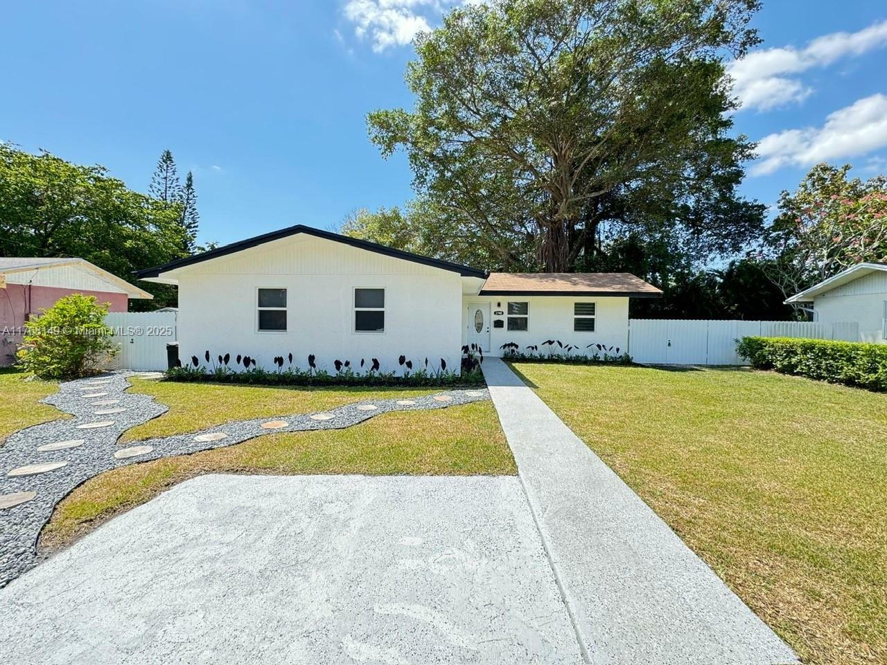 Property Photo: 3740 Percival Ave FL 33133