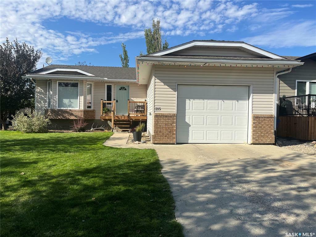 Property Photo: 215 4th Avenue E SK S0L 2V0
