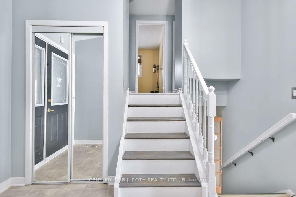Photo de la propriété: 21 Luella Boulevard ON L9X 0X1